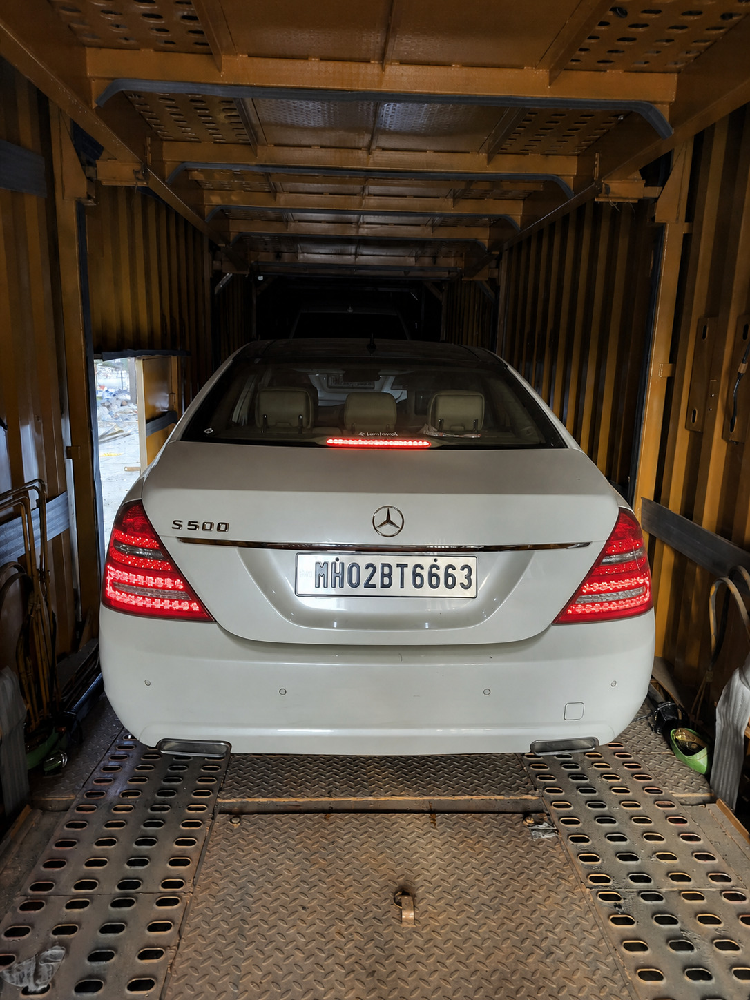 Mercedes-Benz S-Class, one of two premium sedans sharing this container run.