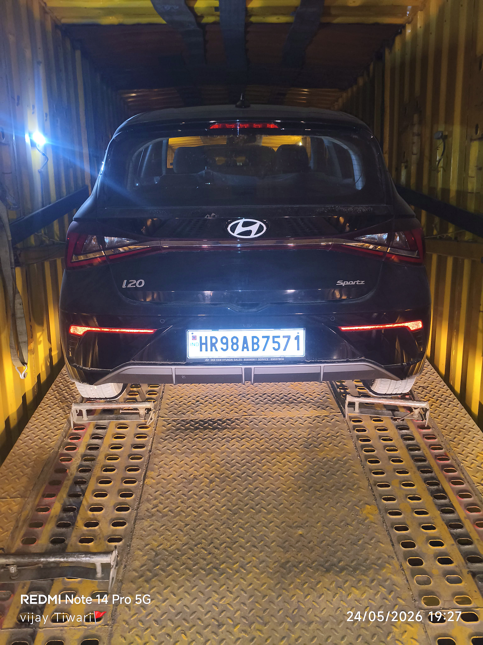 Hyundai i20, sealed in for a night dispatch.